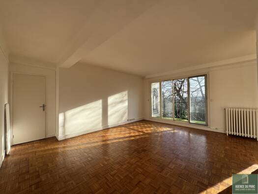 Appartement à louer 1 696 € 5 pièces 3 chambres 90 m² Étage 2/5 Ville-d'Avray 92410