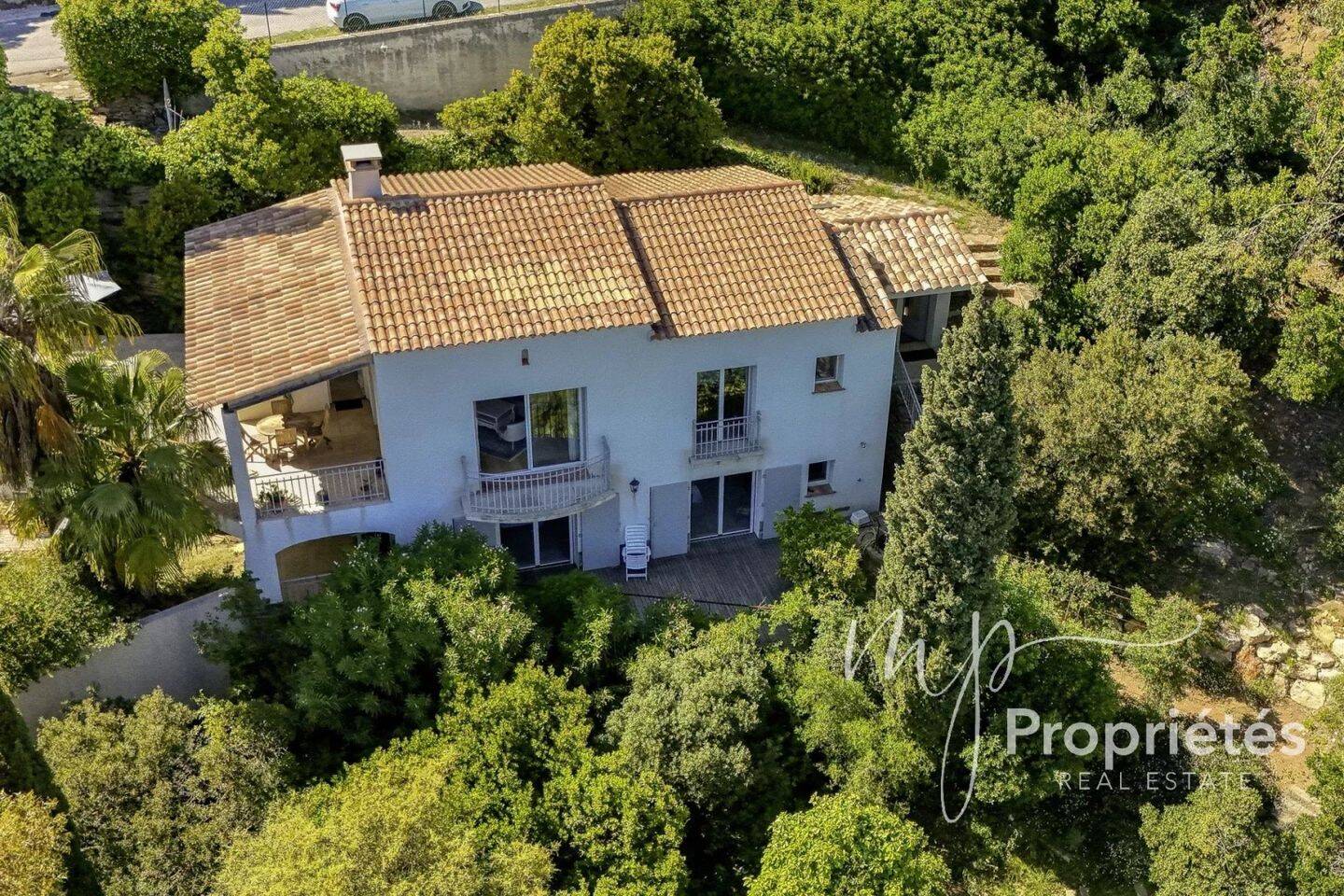 Maison à vendre, 195m², RAYOL CANADEL SUR MER