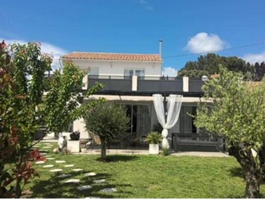 Maison à vendre 630 000 € 5 pièces 3 chambres 143 m² 920 m² de terrain Pourrières 83910