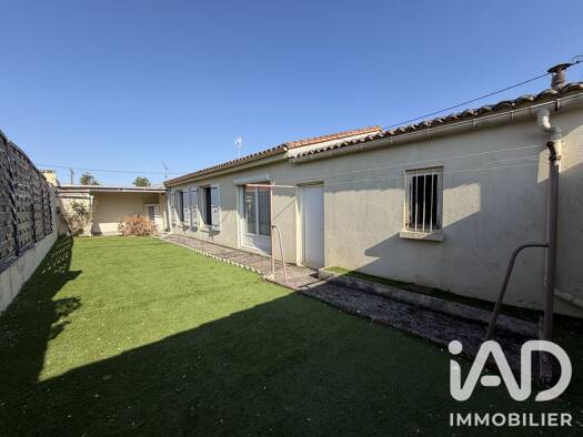 Maison de plain-pied à vendre 344 000 € 3 pièces 2 chambres 76 m² 270 m² de terrain Saint Eloi La Rochelle 17000
