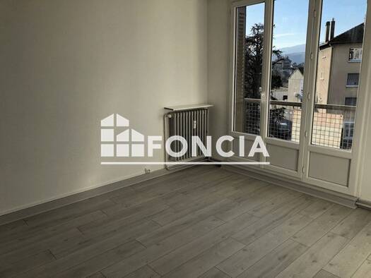 Appartement à louer 557 € 2 pièces 1 chambre 41 m² 3ème étage Ouest Roussillon 38150