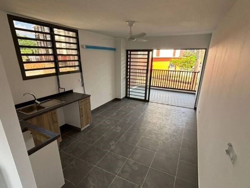 Maison à louer, 22m², REMIRE MONTJOLY