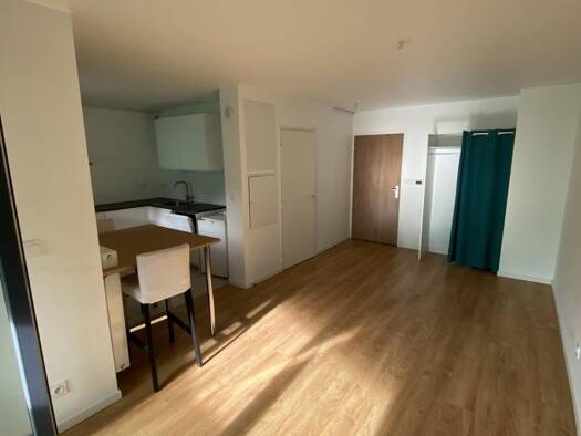 Appartement à louer 958 € 1 pièce 31 m² RDC Berthelot-Avenue de Paris Châtillon 92320