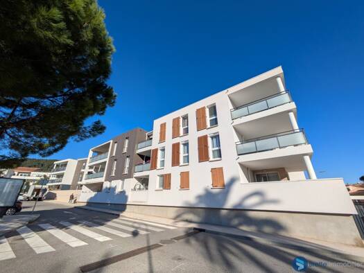 Appartement à vendre 258 000 € 3 pièces 2 chambres 57 m² RDC/2 La Farlède 83210