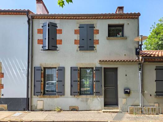 Maison à vendre 169 100 € 3 pièces 2 chambres 63 m² 90 m² de terrain Partie Ouest Campagne-Agglomeration Aizenay 85190