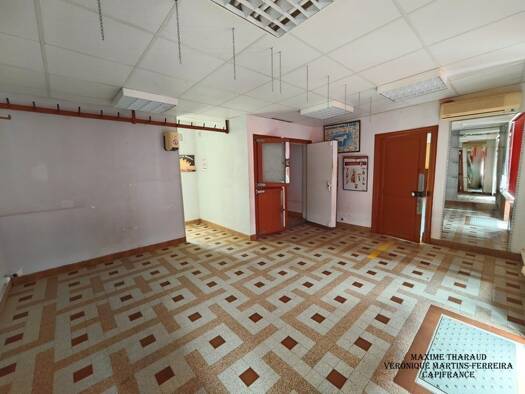 Local commercial à vendre 111 900 € 152 m² de surface de vente Massay 18120