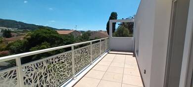 Appartement à louer 972 € 4 pièces 3 chambres 78 m² Dernier étage, Étage 3/3 Billette-La Foux Teissonniere Draguignan 83300