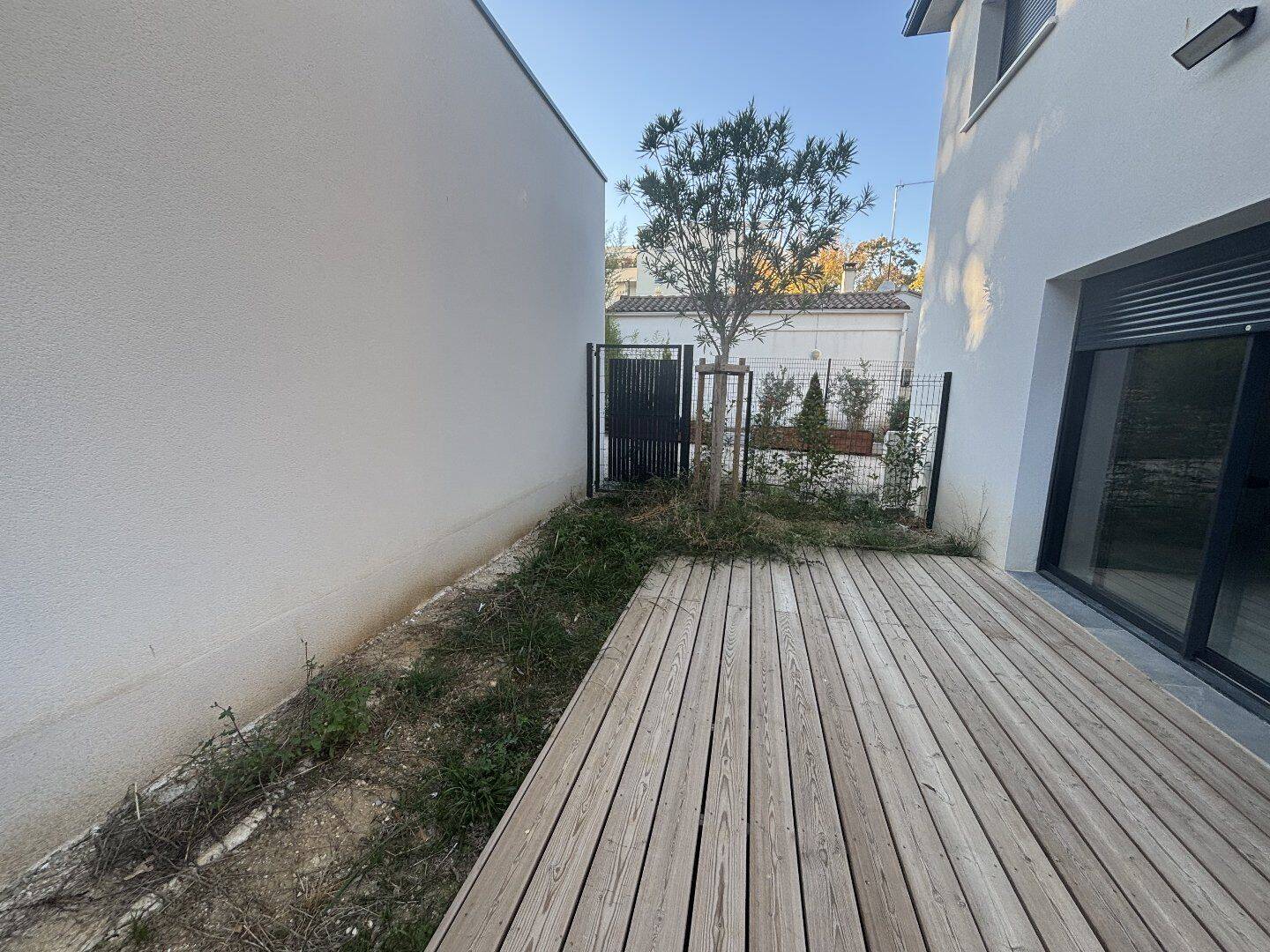 MONTPELLIER/CLEMENTVILLE - 5 PIECES MEUBLEE — 12