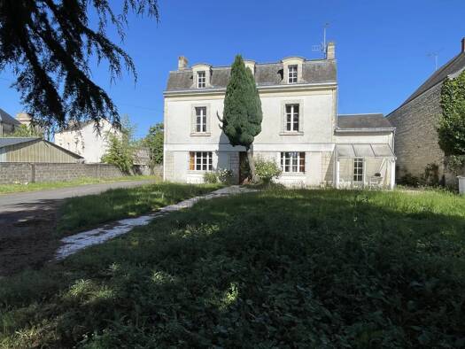Maison à vendre 178 000 € 5 pièces 3 chambres 127 m² Entre Rte de Chinon et Rte de Thouars Loudun 86200