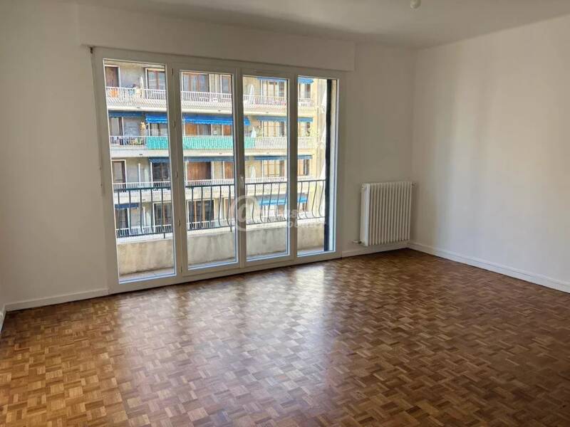 Maison à louer, 70m², MARSEILLE 5E