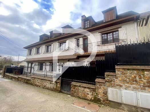 Maison à vendre 675 000 € 10 pièces 6 chambres 330 m² 1 350 m² de terrain Égly 91520