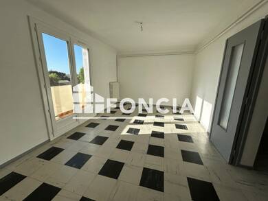 Appartement à louer 618 € 4 pièces 3 chambres 68,3 m² Étage 3/4 Gironde-Cabrieres-Boisfeuillet-Lampourde Orange 84100