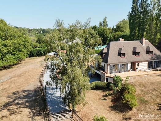 Maison à vendre - de 1.1M € 6 pièces 4 chambres 240 m² 17 478 m² de terrain Pont-l'Évêque 14130