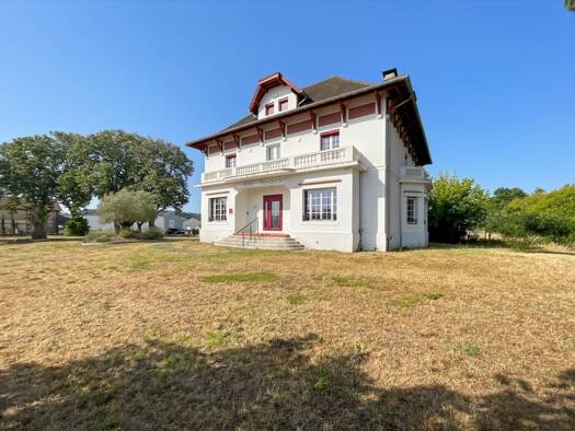 Maison à vendre 889 000 € 9 pièces 8 chambres 230 m² 3 492 m² de terrain Rion-des-Landes 40370