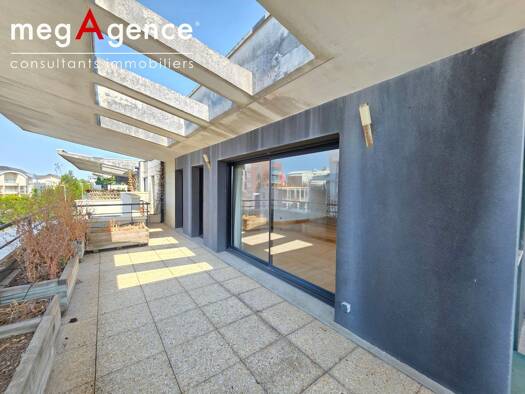 Duplex à vendre 399 000 € 4 pièces 3 chambres 127 m² Étage 3/3 La Folie-Couvrechef Caen 14000