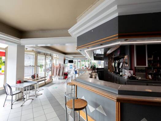 Bar / Café à vendre Fonds de commerce 255 000 € 220 m² d'espace de restauration Centre Sallanches 74700