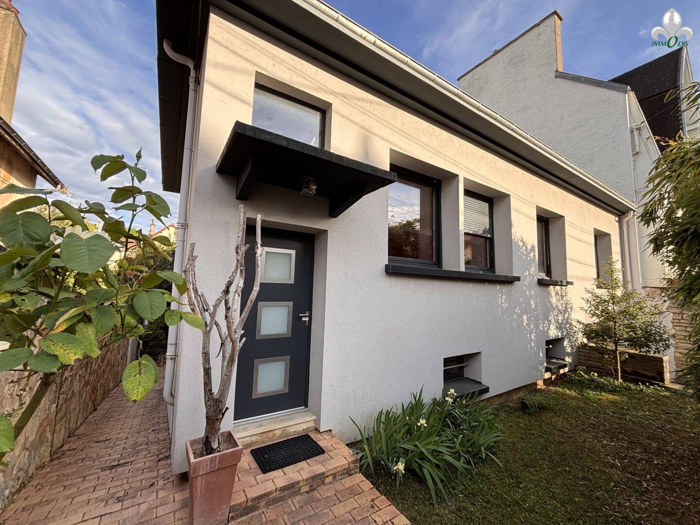 Maison 6 pièces — 12