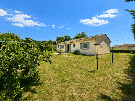 Maison de plain-pied à vendre 197 000 € 4 pièces 3 chambres 103 m² 827 m² de terrain Valeyrac 33340