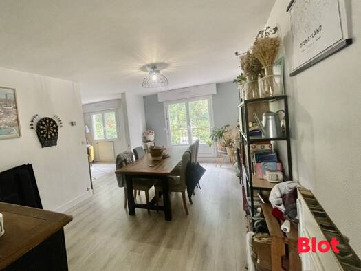Duplex à vendre 231 000 € 5 pièces 3 chambres 93 m² Étage 1/3 Reze 44400