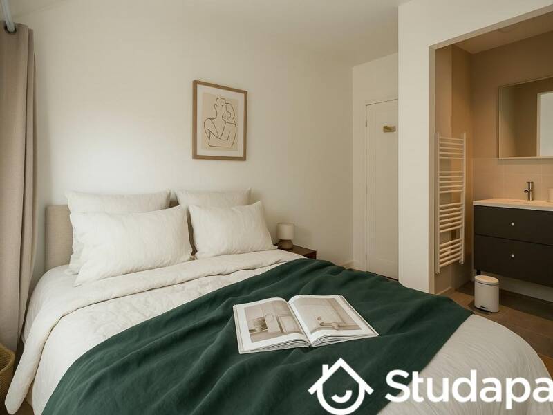 Maison à louer, 16m², PARIS 18E