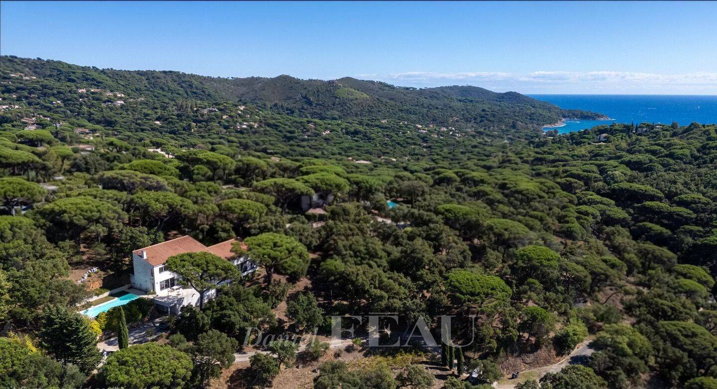 Maison à vendre, 243m², LA CROIX VALMER