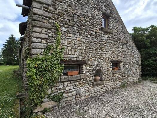 Maison à vendre 299 250 € 3 pièces 2 chambres 88,9 m² 2 712 m² de terrain Pécy 77970