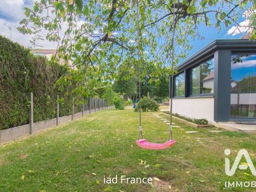 Maison à vendre 418 000 € 4 pièces 2 chambres 79 m² 1 491 m² de terrain Chateau Le Mesnil-Saint-Denis 78320