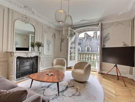 Appartement à louer - Neuf 8 000 € 4 pièces 3 chambres 116 m² Étage 5/6 Les Halles Paris 1er 75001