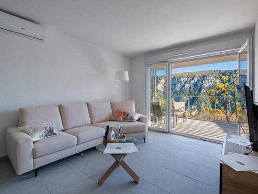 Appartement à vendre 355 000 € 3 pièces 2 chambres 66 m² Étage 1/2 Gilette 06830