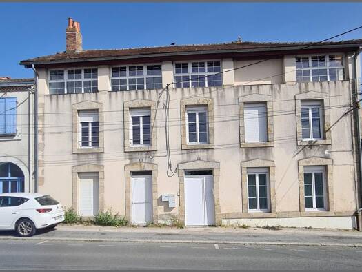 Immeuble à vendre 268 900 € 270 m² Bel-Air Belle Feuille Abattoir Bressuire 79300