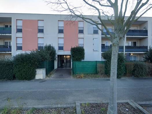 Parking à louer 95 € Le-Trillet Meyzieu 69330