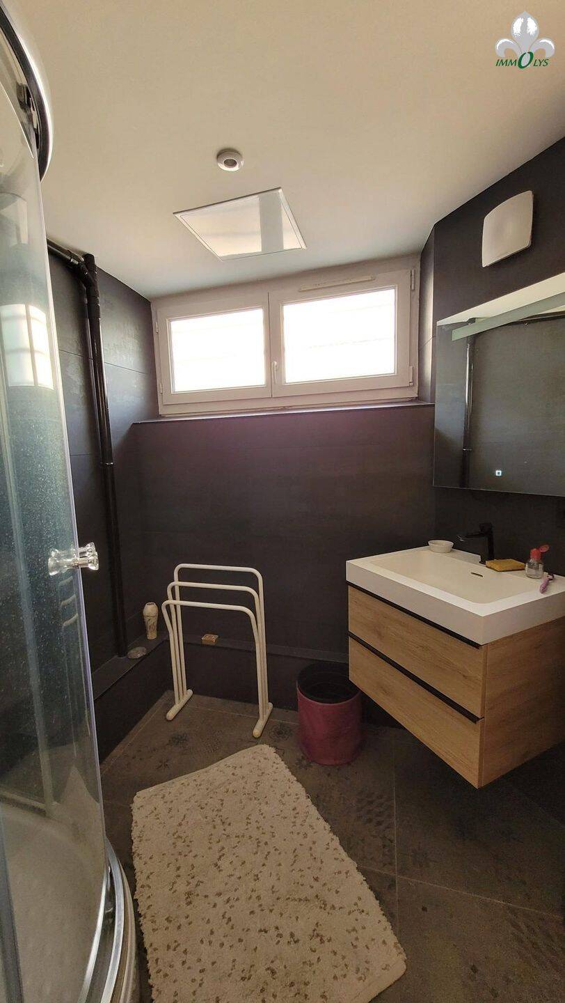 Maison 6 pièces — 8