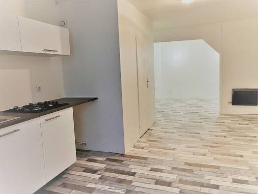 Appartement à louer 730 € 4 pièces 3 chambres 63,5 m² Étage 1/1 Le Val 83143