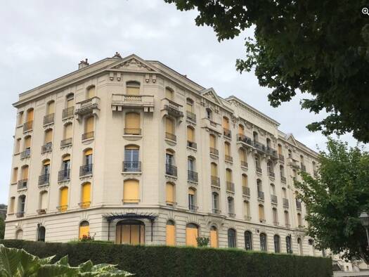 Appartement à vendre - neuf 65 000 € 5 pièces 2 chambres 98 m² Étage 3/5 Néris-les-Bains 03310