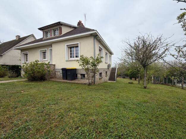 Maison à vendre 235 000 € 7 pièces 4 chambres 172 m² 922 m² de terrain Gien 45500