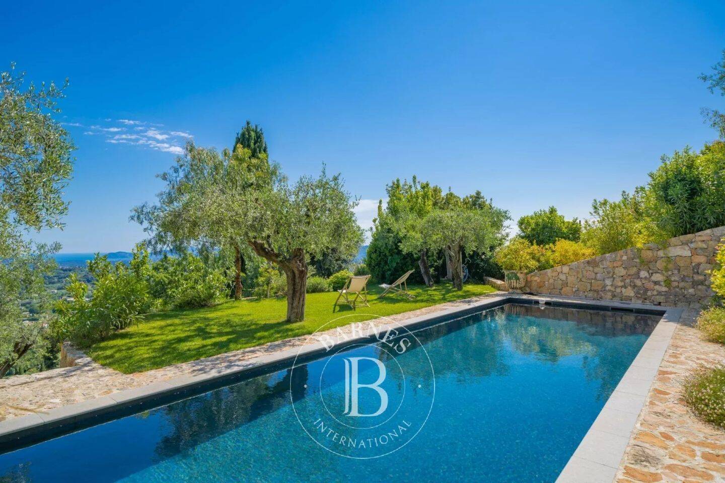 Maison à vendre, 239m², CHATEAUNEUF DE GRASSE