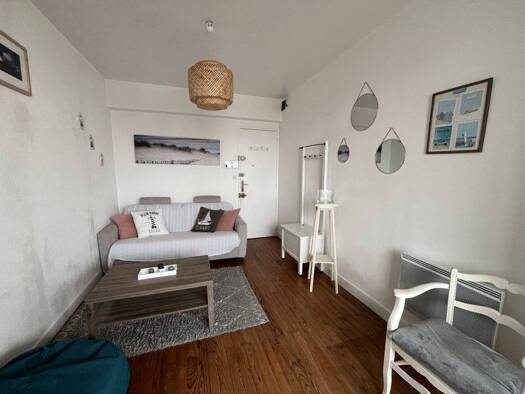 Appartement à louer 630 € 2 pièces 1 chambre 32,8 m² Étage 1/2 Centre Ville Royan 17200