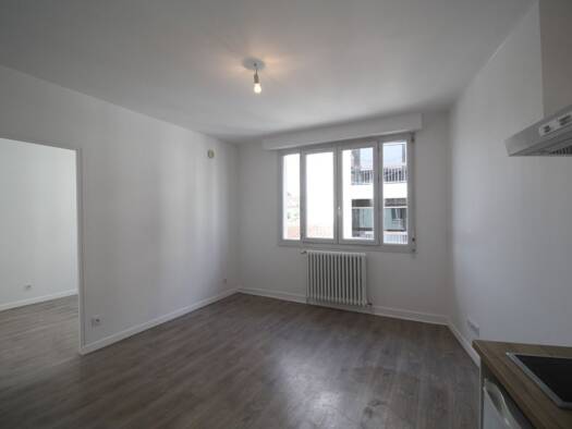 Appartement à louer - logement étudiant 740 € 2 pièces 1 chambre 30 m² 1er étage Talence 33400