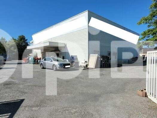 Local commercial à louer 4 900 € 837 m² de surface de vente Vinon-sur-Verdon 83560