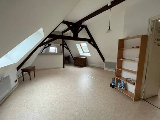 Appartement à louer 320 € 1 pièce 24 m² 3ème étage Nord Saint-Yrieix-la-Perche 87500