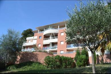 Appartement à louer 1 270 € 3 pièces 2 chambres 61 m² Étage 1/3 Grasse 06130