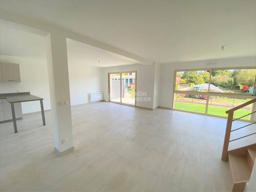 Maison à louer - Première occupation 2 529 € 5 pièces 4 chambres 127 m² Sud Le Mesnil-le-Roi 78600