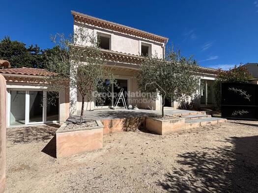 Maison à louer 1 250 € 6 pièces 3 chambres 134 m² 344 m² de terrain Sud Ouest Monteux 84170