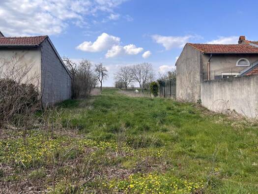 Terrain constructible à vendre 45 000 € 1 223 m² de terrain Lunéville 54300
