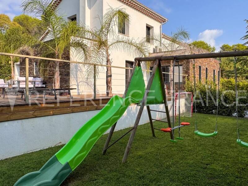 Maison à louer, 200m², MOUGINS