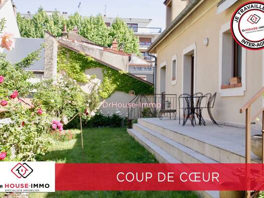 Maison à vendre 325 000 € 9 pièces 5 chambres 219 m² 398 m² de terrain Montargis 45200