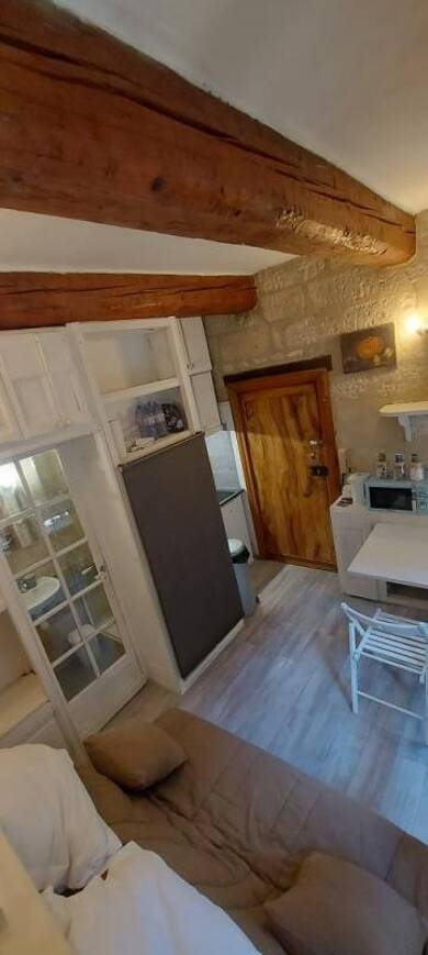 Appartement à louer 390 € 1 pièce 12 m² Zone Pietonne Avignon 84000