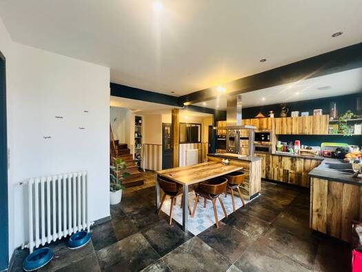 Maison de ville à vendre 249 000 € 6 pièces 4 chambres 168 m² 994 m² de terrain Antoigne Châtellerault 86100