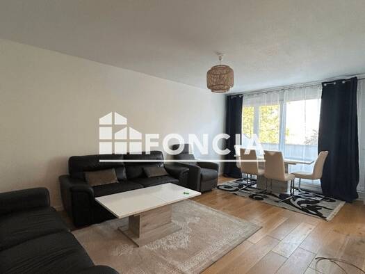 Appartement à louer 1 100 € 3 pièces 2 chambres 68,6 m² 4ème étage Cévennes Les Ulis 91940