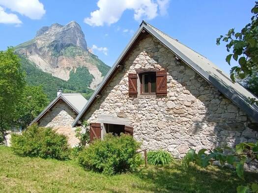 Maison à vendre 395 000 € 5 pièces 4 chambres 131 m² 4 195 m² de terrain Plateau-des-Petites-Roches 38660